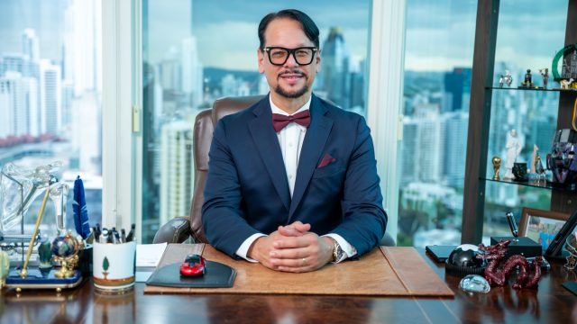 Dr. Humberto Arrue Panama
